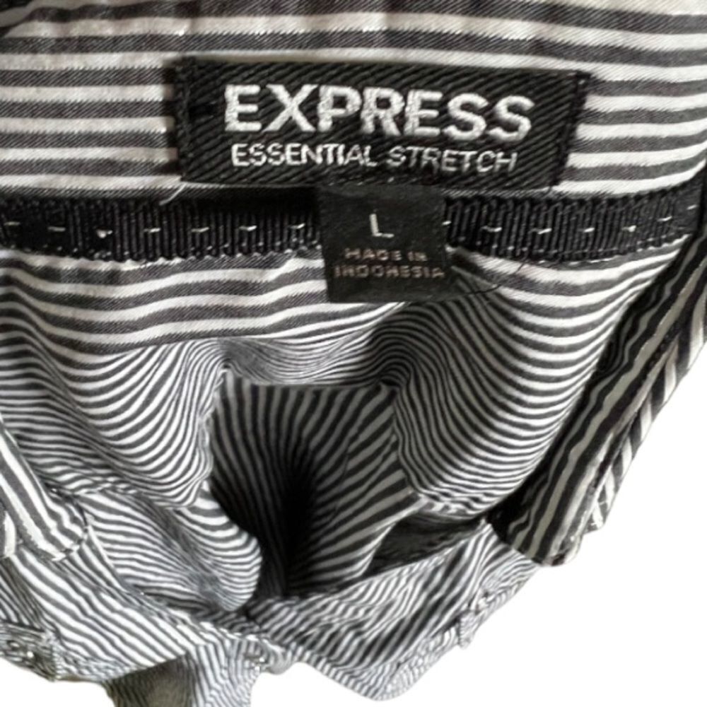 Express Essential Stretch Blouse with Metallic Threads‎ - Picture 4 of 5